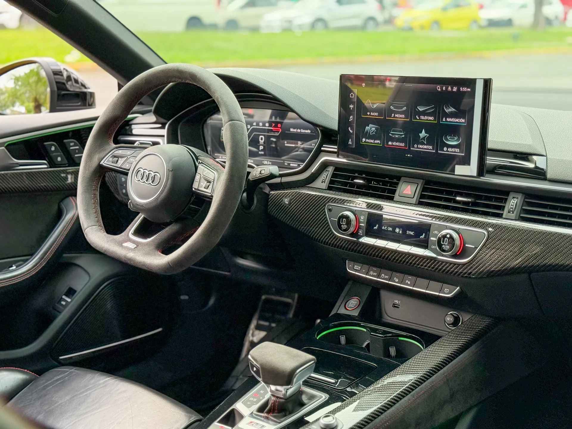 Car image 16