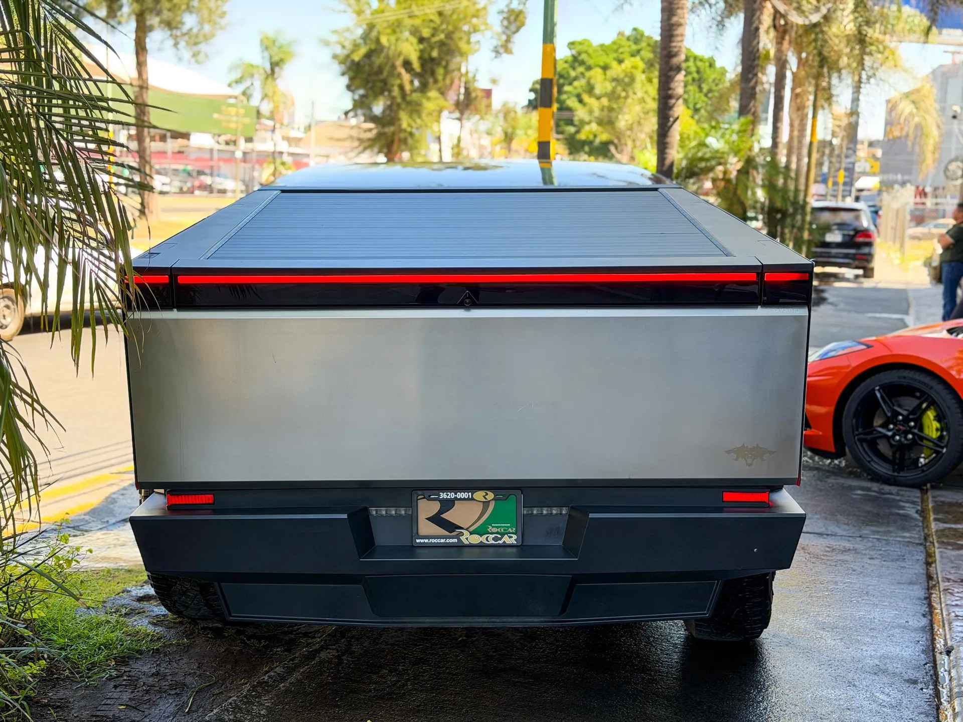 Car image 8