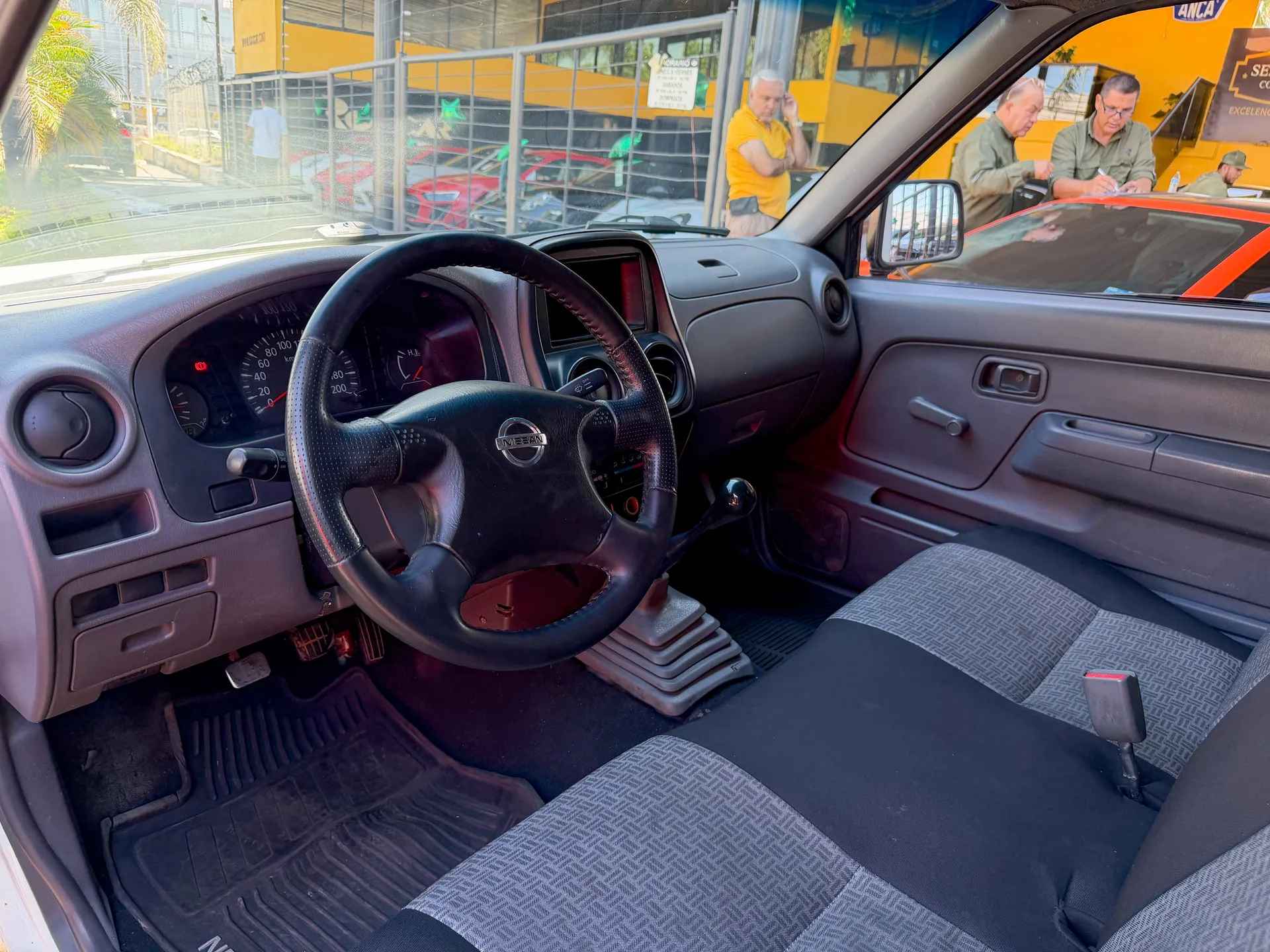 Car image 9