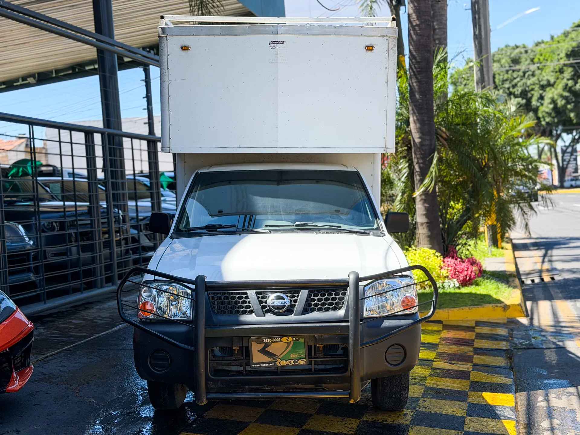 Car image 3