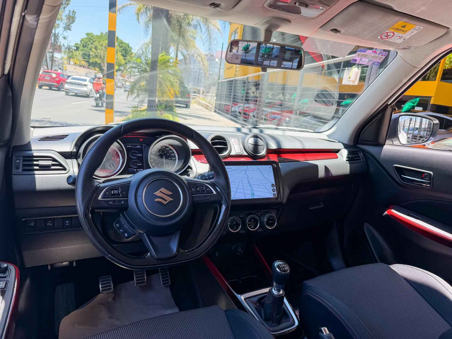 Car image 10