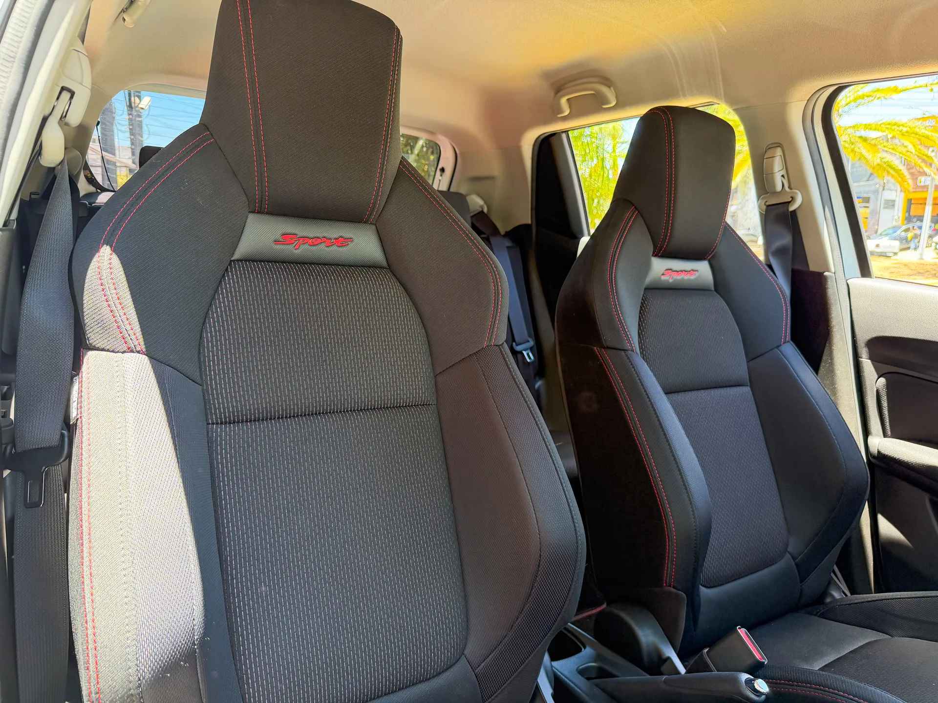 Car image 17