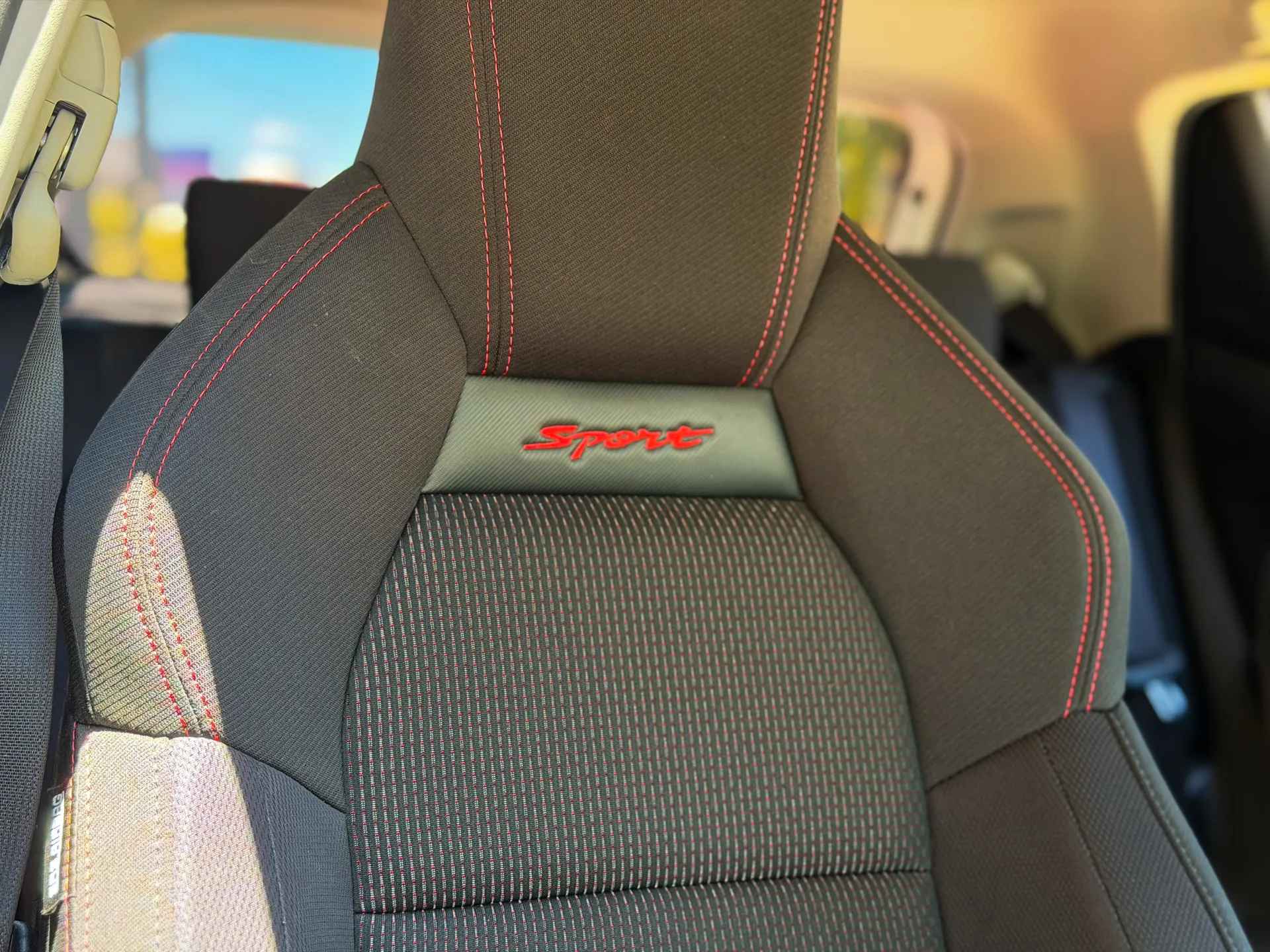 Car image 18