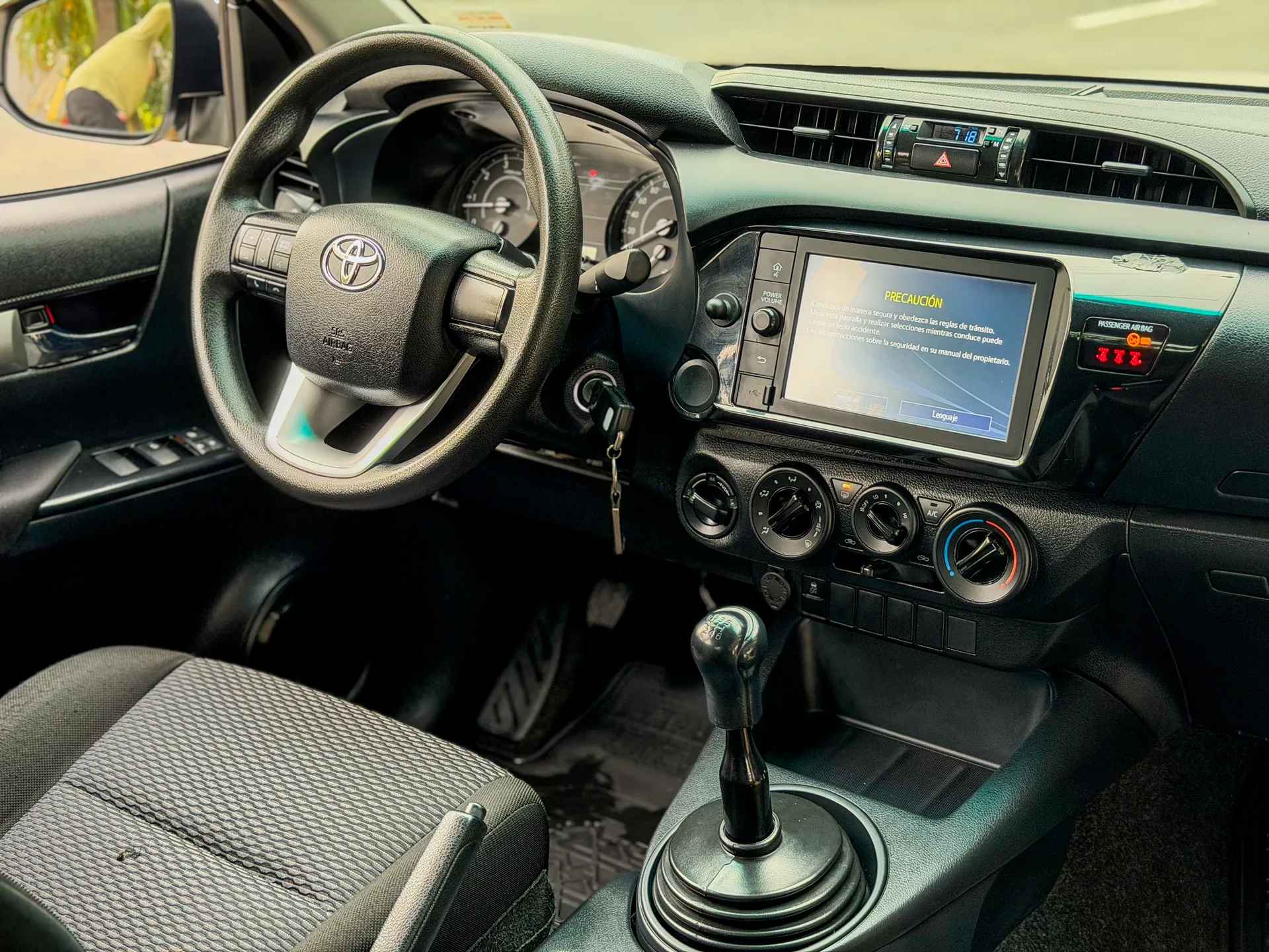 Car image 16