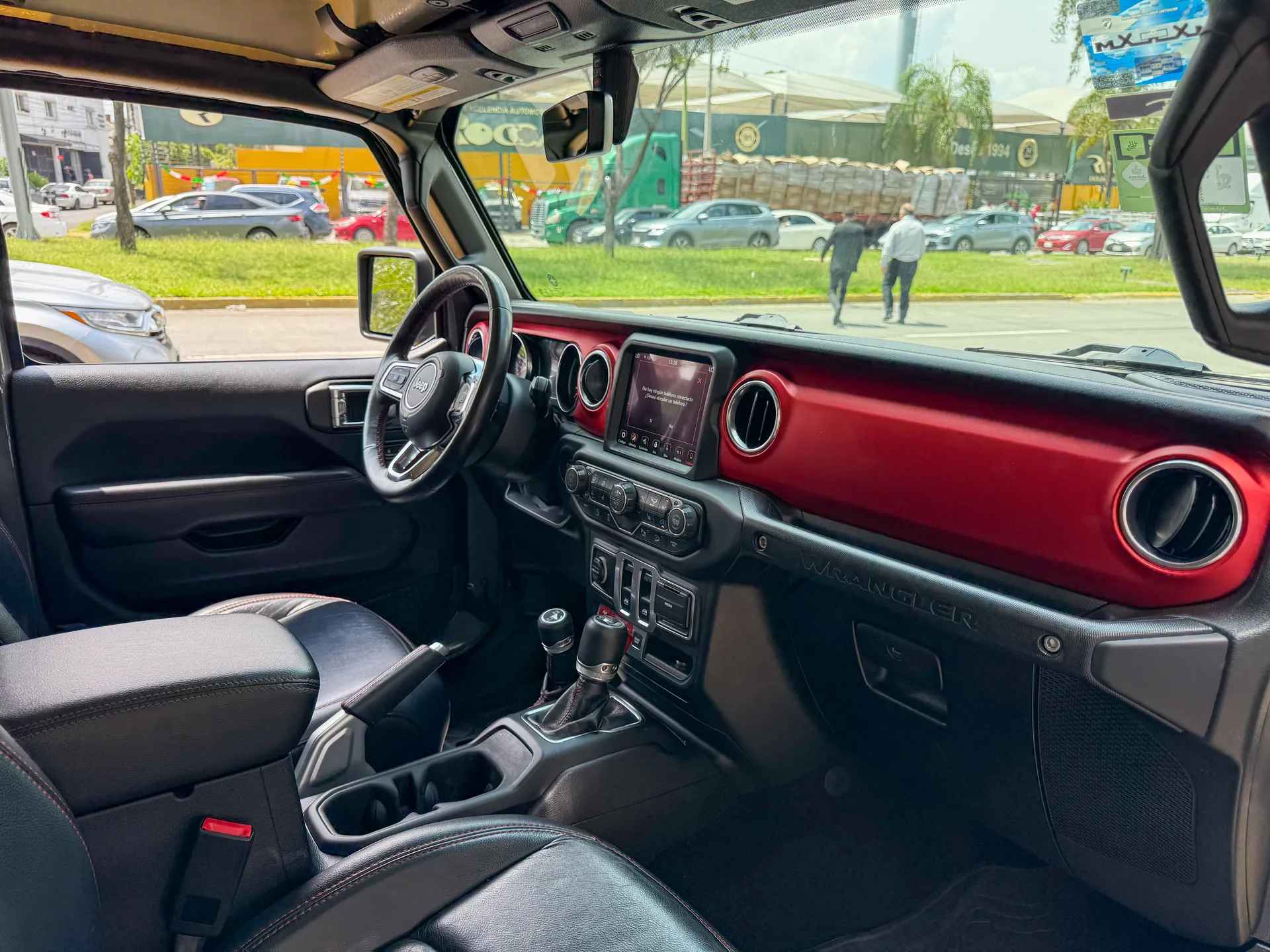 Car image 12