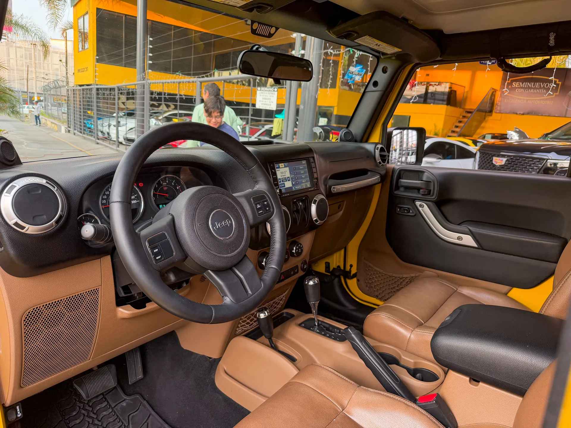 Car image 13