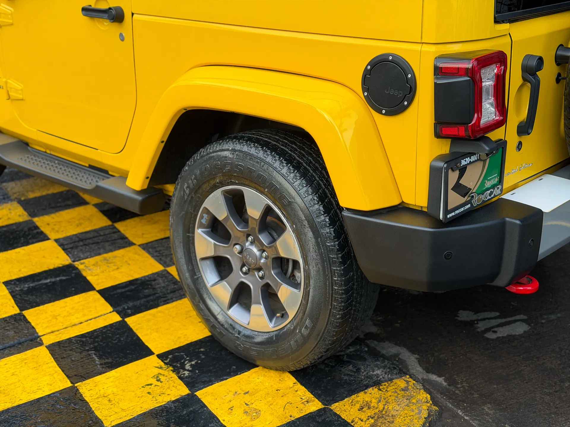 Car image 7