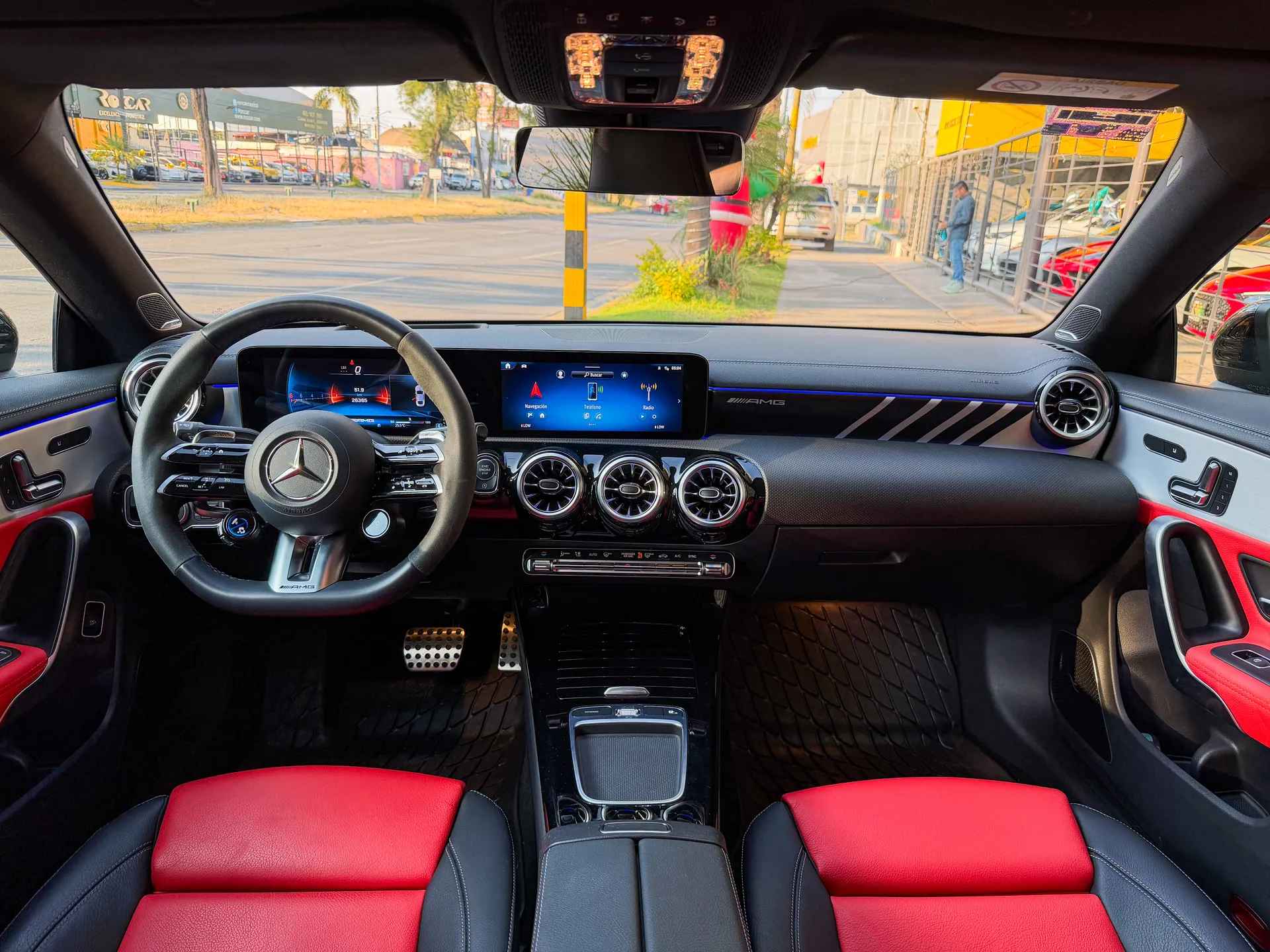 Car image 12