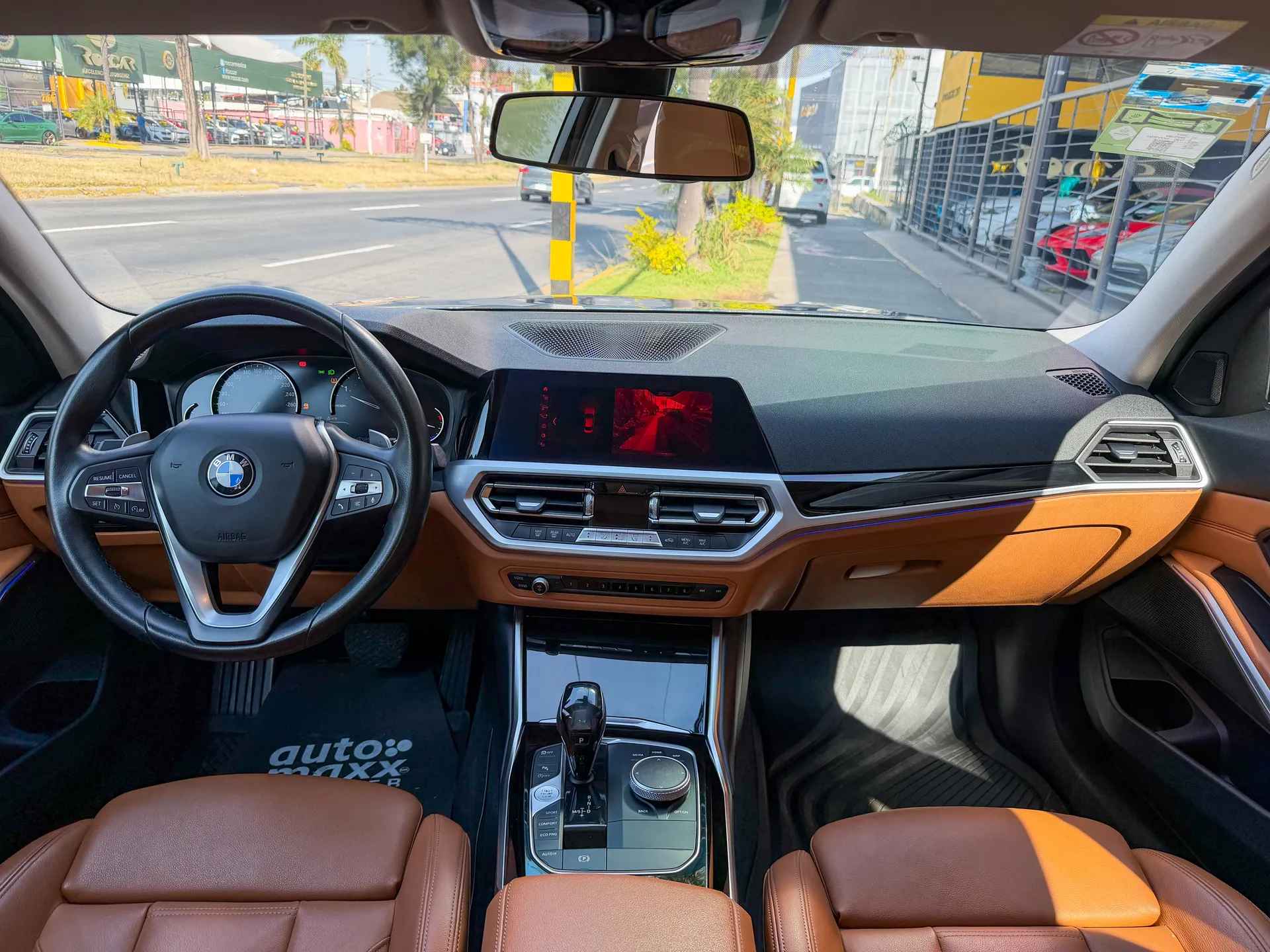 Car image 13
