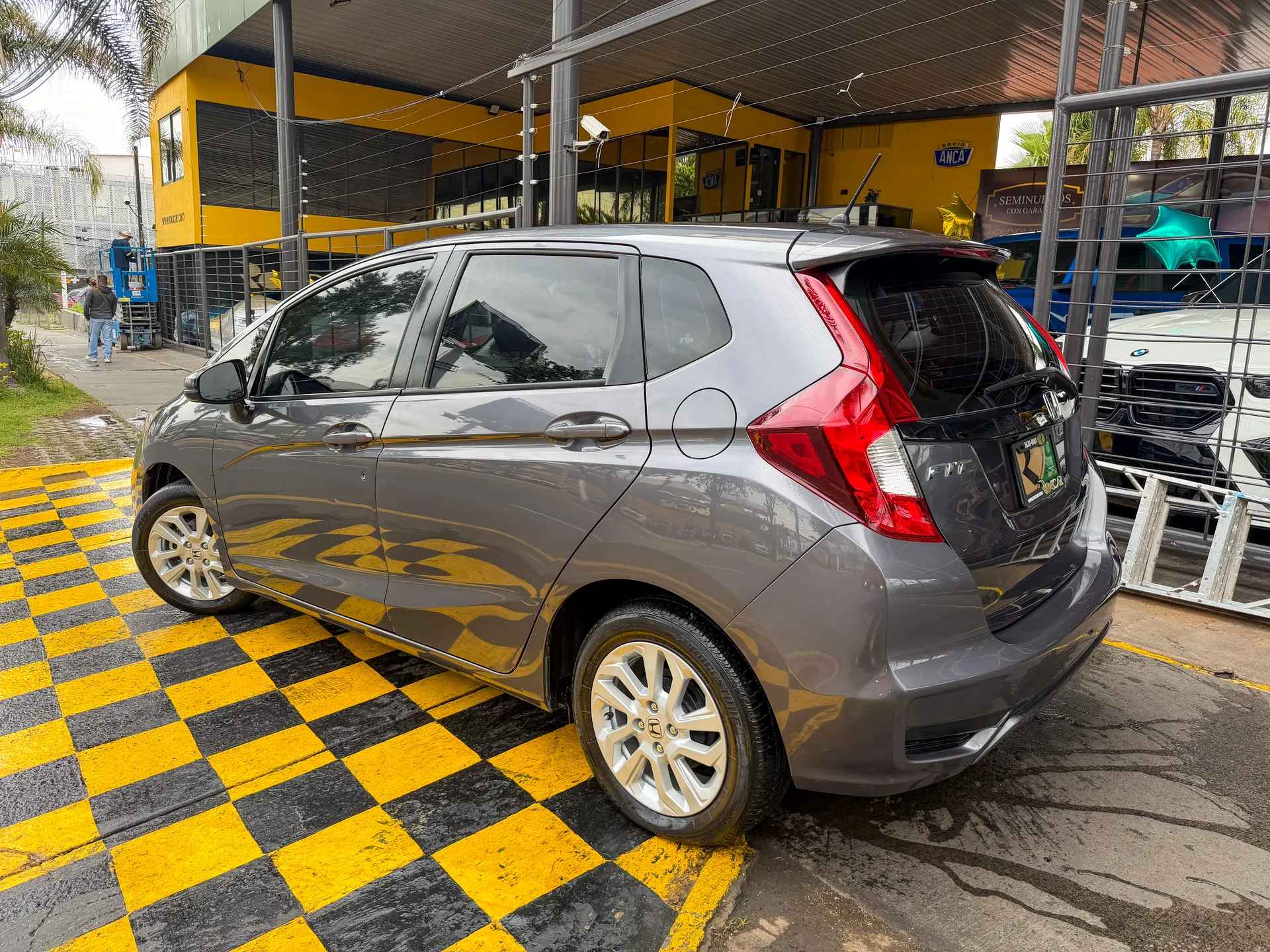Car image 6