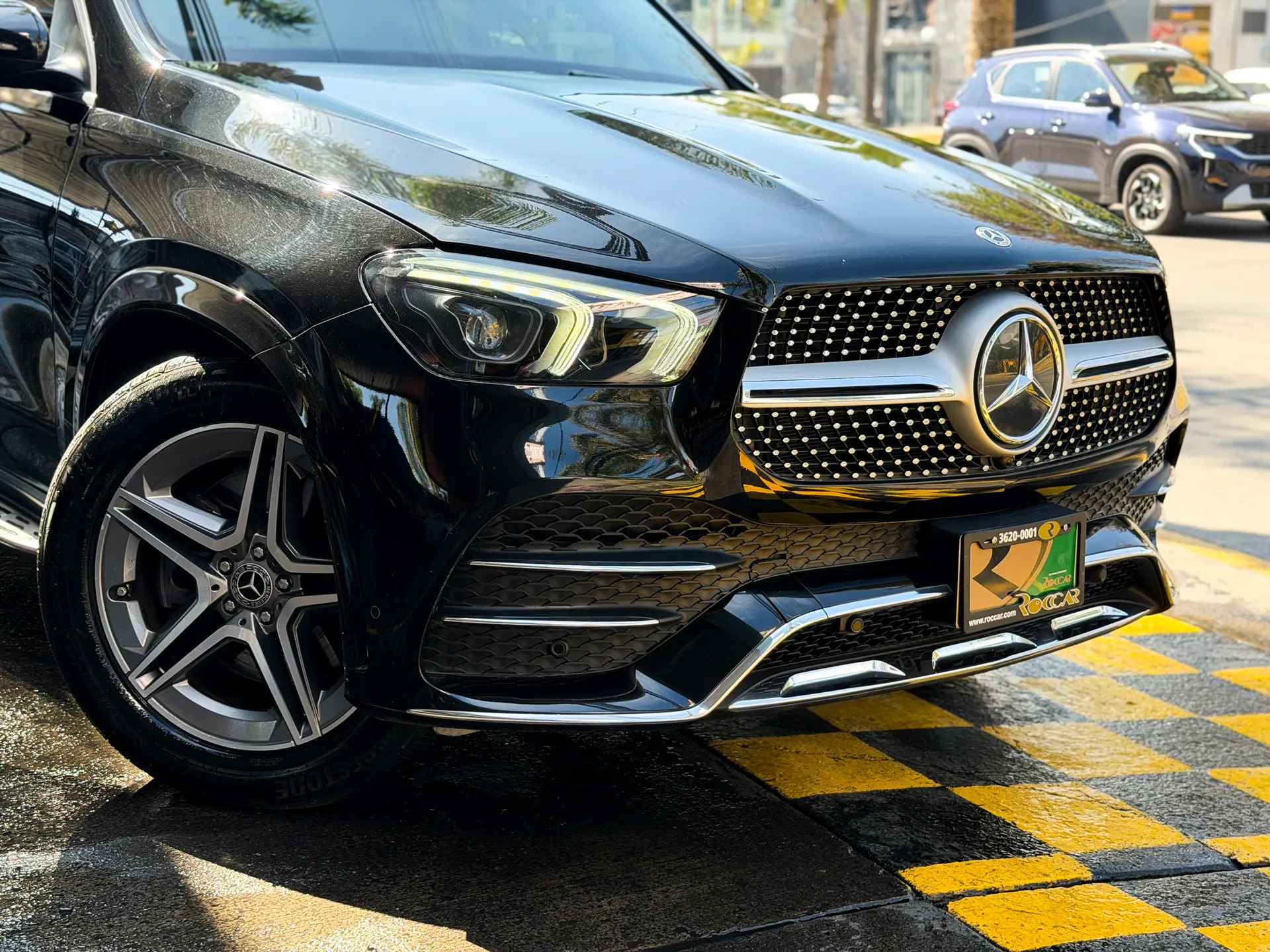 Car image 5
