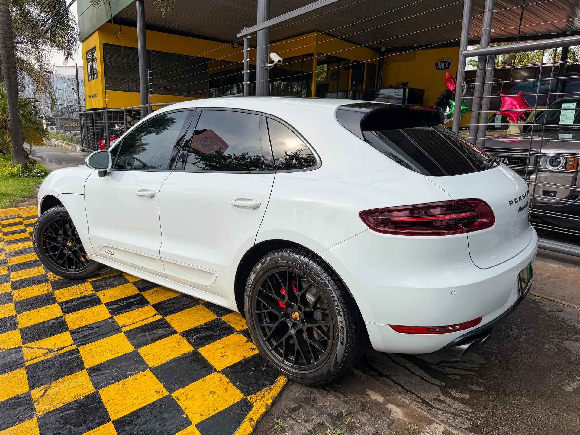 Car image 7