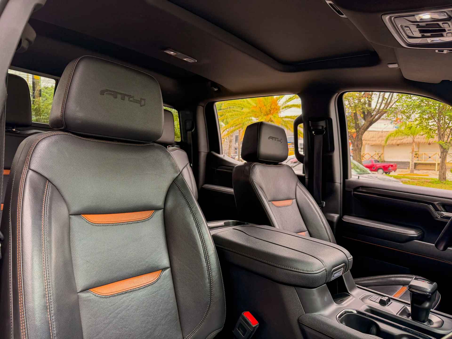 Car image 17